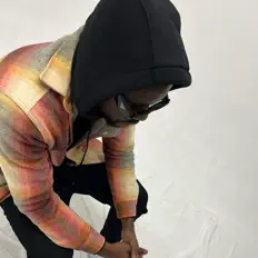 Dengarkan Deivly, tonton video musik, baca bio, lihat tanggal tur & lainnya!