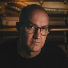 Dengarkan James Homard, tonton video musik, baca bio, lihat tanggal tur & lainnya!