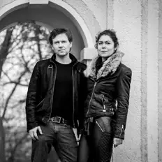 Dengarkan ebn, tonton video musik, baca bio, lihat tanggal tur & lainnya!