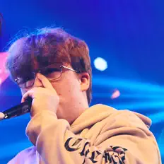 Ascolta DE!TY, guarda video musicali, leggi la biografia, vedi le date del tour & altro!