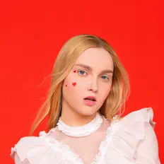 Dengarkan Makfa, tonton video musik, baca bio, lihat tanggal tur & lainnya!