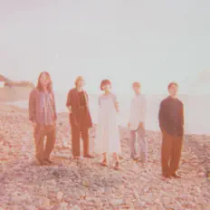 聆聽 yaora、觀看音樂影片、閱讀小傳、查看巡演日期等！