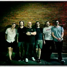 Posłuchaj wykonawcy Achilles, obejrzyj teledyski, przeczytaj biografię, zobacz daty tras koncertowych i nie tylko!