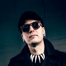 Poslechněte si interpreta De La Rocka, sledujte hudební videa, přečtěte si životopis, podívejte se na data turné a další informace.