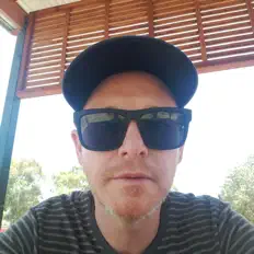 Dengarkan Seamus O, tonton video musik, baca bio, lihat tanggal tur & lainnya!