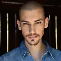 收听 undefined、观看音乐视频、阅读小传、查看巡演日期等 !