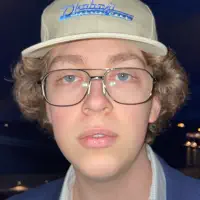 Posłuchaj wykonawcy undefined, obejrzyj teledyski, przeczytaj biografię, zobacz daty tras koncertowych i nie tylko!