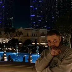 Posłuchaj wykonawcy E.Side4, obejrzyj teledyski, przeczytaj biografię, zobacz daty tras koncertowych i nie tylko!