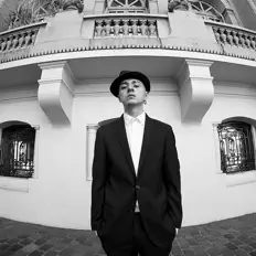 聆聽 Wan Sheipi、觀看音樂影片、閱讀小傳、查看巡演日期等！