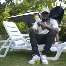 Hör dir Javah Gena an, schau dir Musikvideos an, lies die Biografie, finde Tourdaten und mehr!