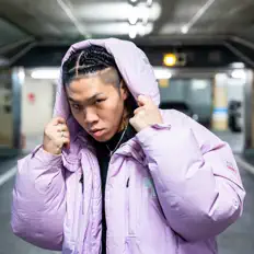 聆聽 TAKEKO420、觀看音樂影片、閱讀小傳、查看巡演日期等！