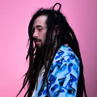 Ouça undefined, assista a videoclipes, leia a biografia, veja as datas das turnês e mais!