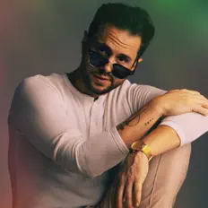 Dengarkan Stefano Manrique, tonton video musik, baca bio, lihat tanggal tur & lainnya!