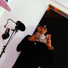 Johan MCを聴いたり、ミュージックビデオを鑑賞したり、経歴やツアー日程などを確認したりしましょう！