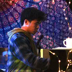 Dengarkan Caleb Liu, tonton video musik, baca bio, lihat tanggal tur & lainnya!