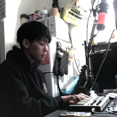 收听 hallycore、观看音乐视频、阅读小传、查看巡演日期等 ！