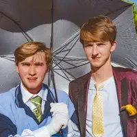 undefined dinle, müzik videolarını izle, biyografisini oku, tur tarihlerini ve daha fazlasını gör!