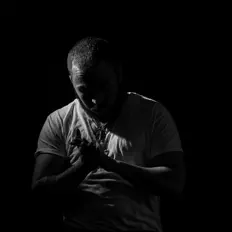 Posłuchaj wykonawcy Charlie Kash, obejrzyj teledyski, przeczytaj biografię, zobacz daty tras koncertowych i nie tylko!