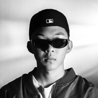 Listen to Lee Pyeongon, watch music videos, read bio, see tour dates & more!