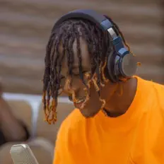 Écoutez Kennysarz, regardez des vidéoclips, lisez la biographie, consultez les dates de tournée et plus encore !