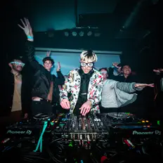 Dengarkan Brandon Mints, tonton video musik, baca bio, lihat tanggal tur & lainnya!