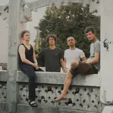 Ascolta Brothers Moving, guarda video musicali, leggi la biografia, vedi le date del tour & altro!