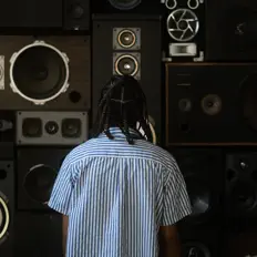 Dengarkan Shakka Davis, tonton video musik, baca bio, lihat tanggal tur & lainnya!