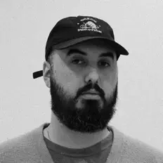 Escucha a Darone Sassounian, mira videos musicales, lee su biografía, consulta las fechas de las gira y más.