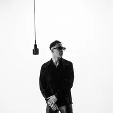 Posłuchaj wykonawcy D'Galan, obejrzyj teledyski, przeczytaj biografię, zobacz daty tras koncertowych i nie tylko!