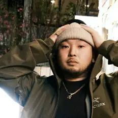 聆聽 Peedog、觀看音樂影片、閱讀小傳、查看巡演日期等！