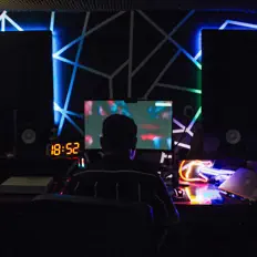 Poslechněte si interpreta Abisai Bautista, sledujte hudební videa, přečtěte si životopis, podívejte se na data turné a další informace.