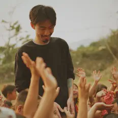 Listen to Đen, watch music videos, read bio, see tour dates & more!