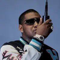 Dengarkan undefined, tonton video musik, baca bio, lihat tanggal tur & lainnya!