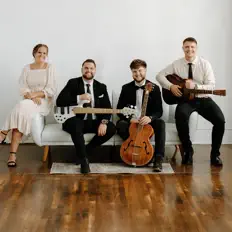 Posłuchaj wykonawcy The Millers, obejrzyj teledyski, przeczytaj biografię, zobacz daty tras koncertowych i nie tylko!