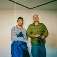 undefinedを聴いたり、ミュージックビデオを鑑賞したり、経歴やツアー日程などを確認したりしましょう！