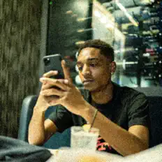 收听 Omardadon、观看音乐视频、阅读小传、查看巡演日期等 ！