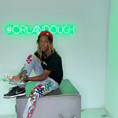 收听 Lil Bullet、观看音乐视频、阅读小传、查看巡演日期等 ！