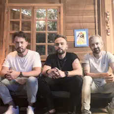 Poslechněte si interpreta Anima Mea, sledujte hudební videa, přečtěte si životopis, podívejte se na data turné a další informace.