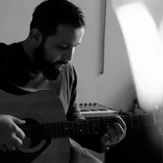 Dengarkan Ashish Zachariah, tonton video musik, baca bio, lihat tanggal tur & lainnya!