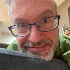 聆聽 Adam Dachman、觀看音樂影片、閱讀小傳、查看巡演日期等！