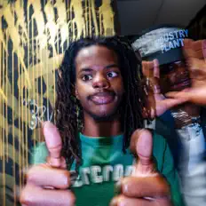 Kyvo Santana सुनें, म्यूज़िक वीडियो देखें, बायो पढ़ें, दौरे की तारीखें और बहुत कुछ देखें!