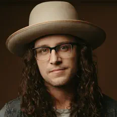 Dengarkan Brandon Green, tonton video musik, baca bio, lihat tanggal tur & lainnya!