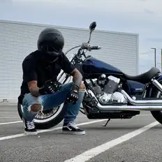 Écoutez Anarchy Bronze, regardez des vidéoclips, lisez la biographie, consultez les dates de tournée et plus encore !