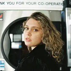 Alannah Chapmanを聴いたり、ミュージックビデオを鑑賞したり、経歴やツアー日程などを確認したりしましょう！