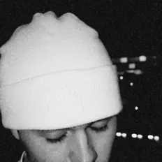 nighty bloomを聴いたり、ミュージックビデオを鑑賞したり、経歴やツアー日程などを確認したりしましょう！