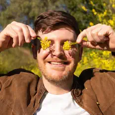 Hör dir Charlie McCord an, schau dir Musikvideos an, lies die Biografie, finde Tourdaten und mehr!
