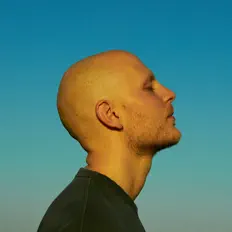 Ouça adym, assista a videoclipes, leia a biografia, veja as datas das turnês e mais!
