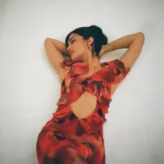 Listen to Simone Michelle, watch music videos, read bio, see tour dates & more!