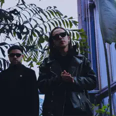Poslechněte si interpreta The Violent Youth, sledujte hudební videa, přečtěte si životopis, podívejte se na data turné a další informace.