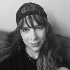 Redacted Hillsを聴いたり、ミュージックビデオを鑑賞したり、経歴やツアー日程などを確認したりしましょう！